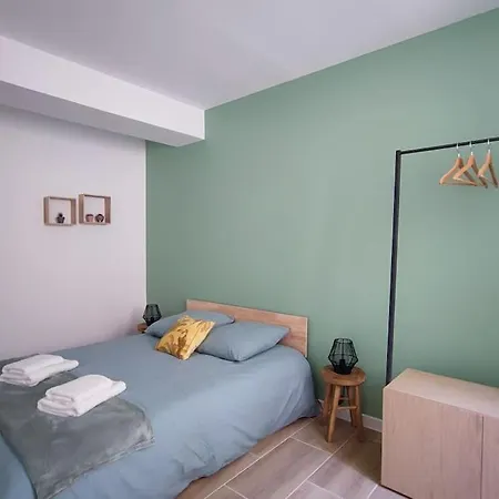 Jardin Entre Cite Et Bastide Apartament