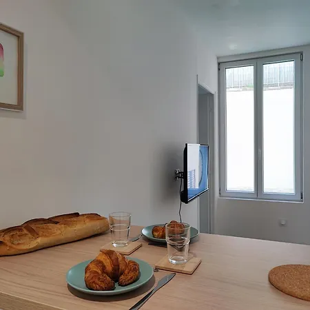 Jardin Entre Cite Et Bastide Apartament